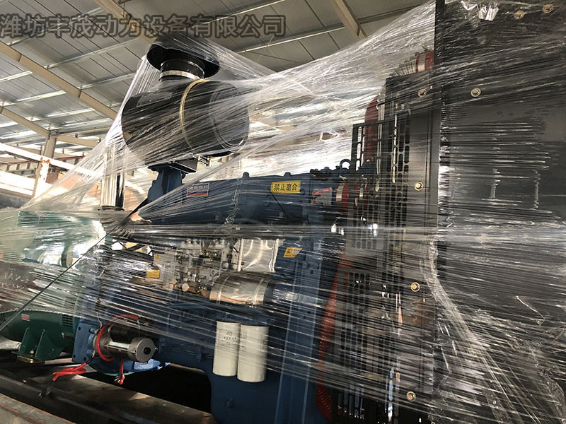 濰坊發(fā)電機200KW發(fā)貨1.jpg